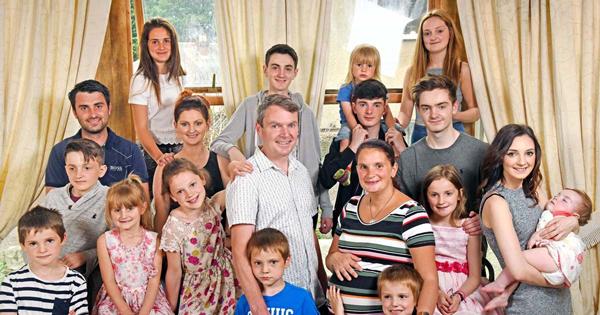 pha vo loi the, cap vo chong "man nhat nuoc anh" tiep tuc mang thai dua con thu 21 - 4