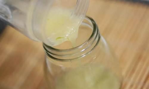 chay ra cho mua tum vai dang vao mua ve thuc hien meo lam trang da mat ngay - 6