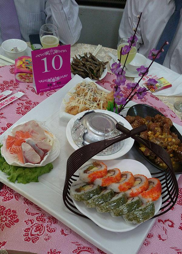 co cuoi que hoanh trang voi 20 mon toan hai san sang chanh khien dan tinh choang vang - 2