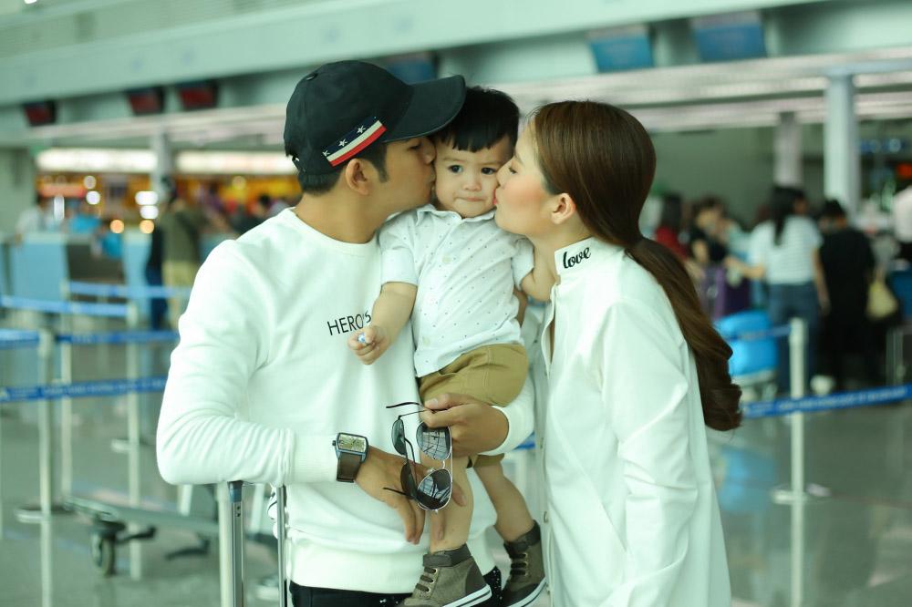 khoanh khac nhin chong dut chao cho con an khien ngoc lan cam thay binh yen - 7