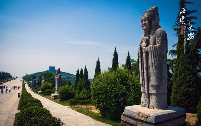 bi an ron nguoi ben trong lang mo nu hoang de duy nhat lich su trung hoa vo tac thien - 1