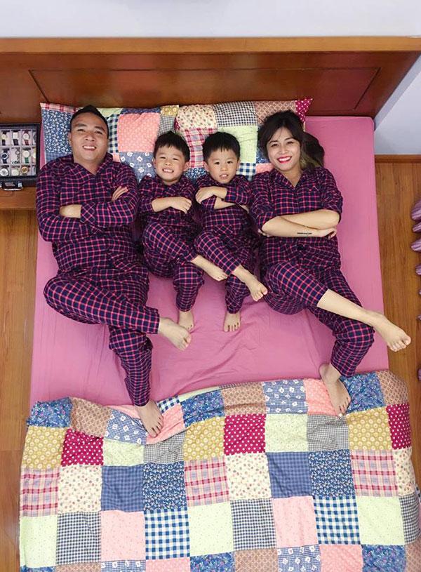 qua mot lan do, mc chung toi la chien si co duoc anh chong cuc kheo cham 2 con rieng - 10