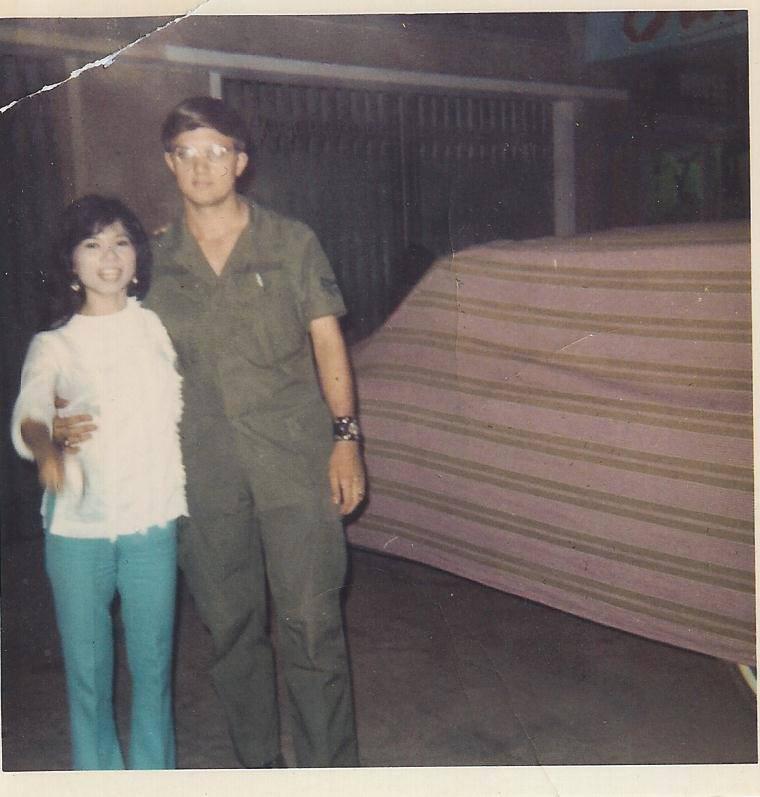 su that khac hoan toan dang sau cau chuyen tinh nguoi linh my va co gai viet dang gay "bao" - 5