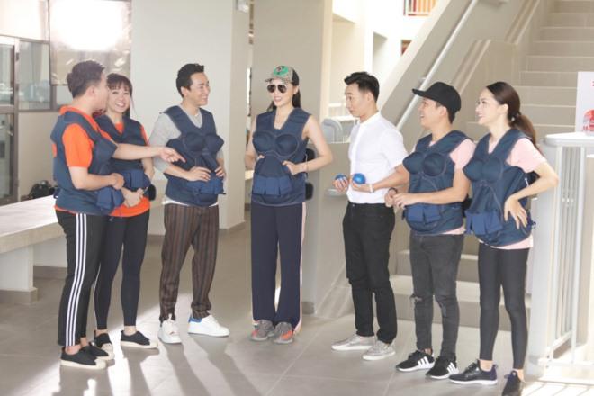 het ngon tinh, hoa hau ky duyen va hua vi van lai bat khoc nuc no ben nhau - 7