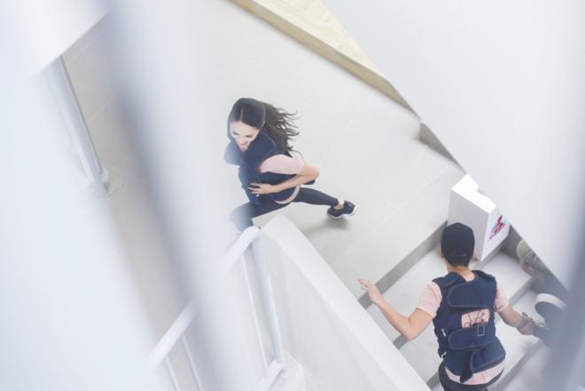 het ngon tinh, hoa hau ky duyen va hua vi van lai bat khoc nuc no ben nhau - 9