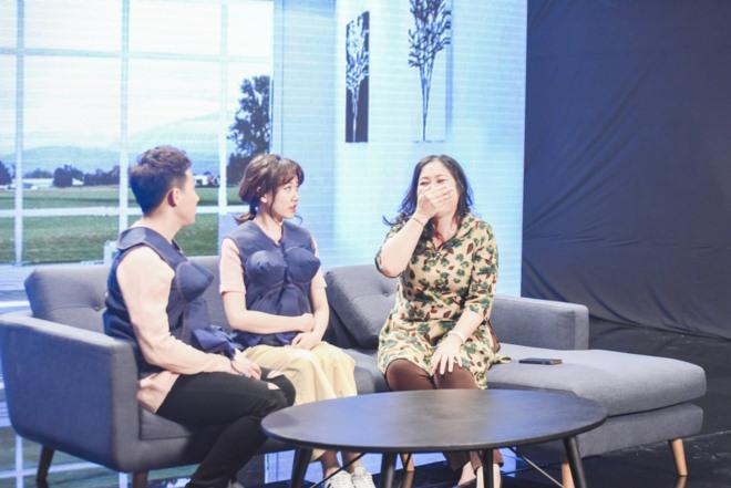 het ngon tinh, hoa hau ky duyen va hua vi van lai bat khoc nuc no ben nhau - 3