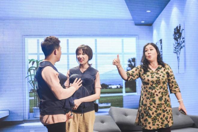 het ngon tinh, hoa hau ky duyen va hua vi van lai bat khoc nuc no ben nhau - 4