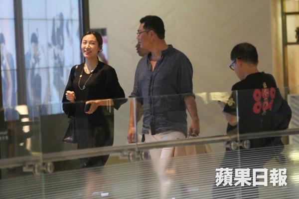 mang bau voi ban trai dang tuoi bo, kieu nu tvb duoc chong tuong lai "nang nhu nang trung" - 4