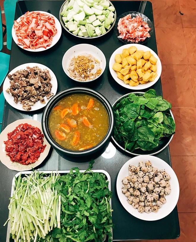 ban cham 2 con, me dam van nau nhung mam com de hue khien chong ngan ca com hang - 12