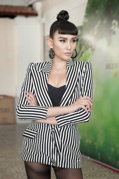 bo 3 cam trich the face: hoang yen nho tuoi nhat nhung nhin van "quyen luc" vi ly do nay! - 17