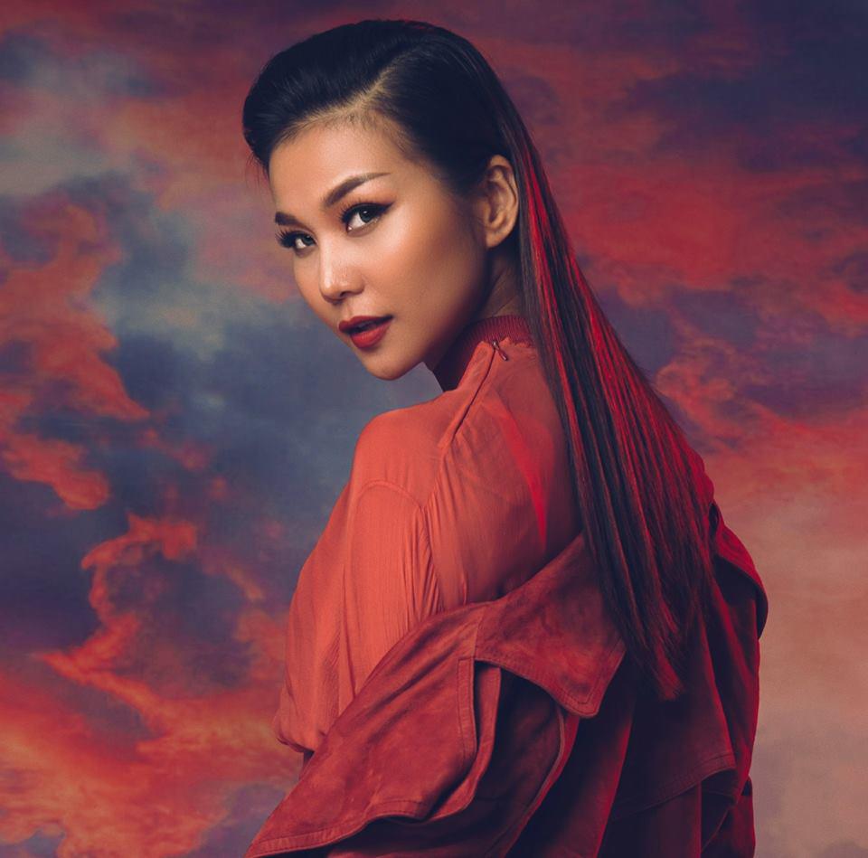 bo 3 cam trich the face: hoang yen nho tuoi nhat nhung nhin van "quyen luc" vi ly do nay! - 8