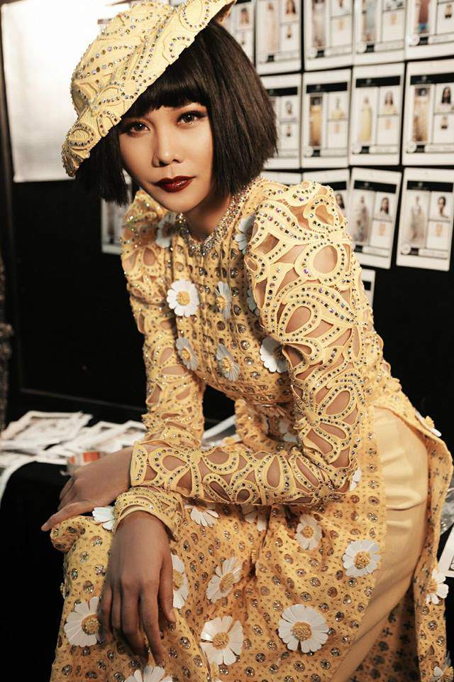 bo 3 cam trich the face: hoang yen nho tuoi nhat nhung nhin van "quyen luc" vi ly do nay! - 10