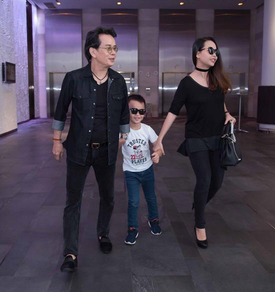 vo kem 44 tuoi cua nhac si duc huy lo dien sau sinh ben chong va con trai - 1