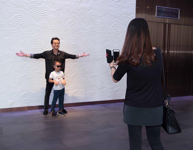 vo kem 44 tuoi cua nhac si duc huy lo dien sau sinh ben chong va con trai - 3