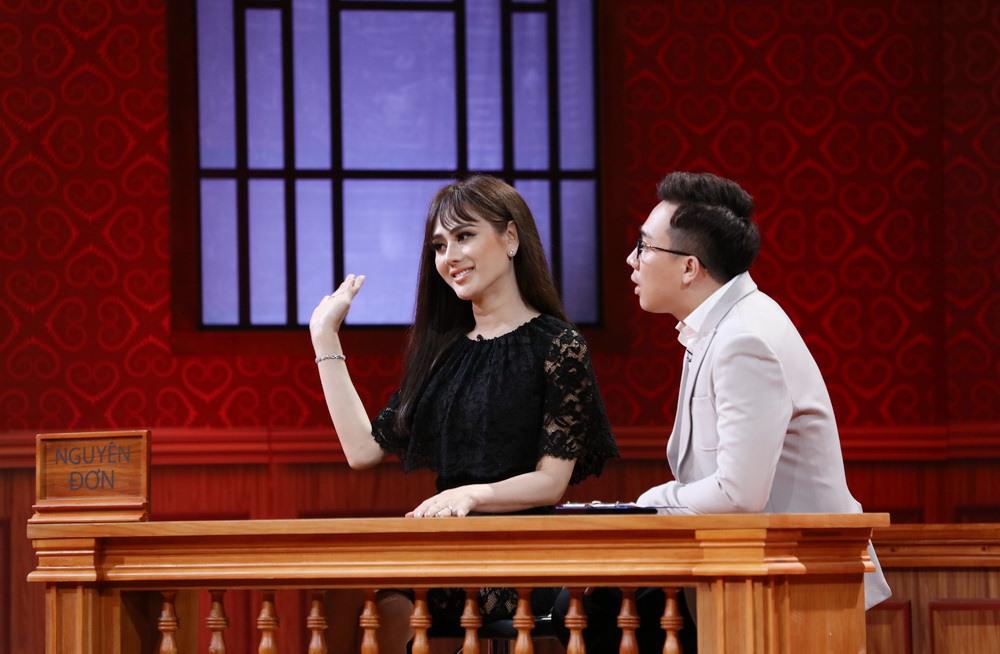 nguoi dep chuyen gioi lam khanh chi "to" chong gia truong, kiem soat qua da - 4