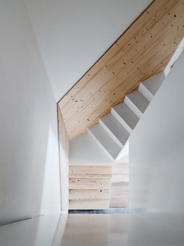 chang ai ngo nha co bo hoang o nong thon lai bien thanh nha nghi dep hoan hao den the - 16