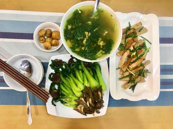 9x "de nhat dam dang", chi nau nhung bua com 50 nghin cung khien chong con tang can veo veo - 8