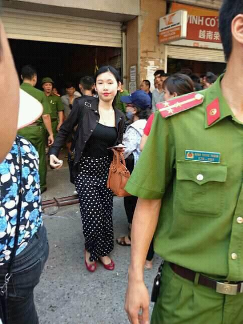 dung lai hien truong vu vo moi danh da man vo cu cua chong gay xon xao mxh - 2