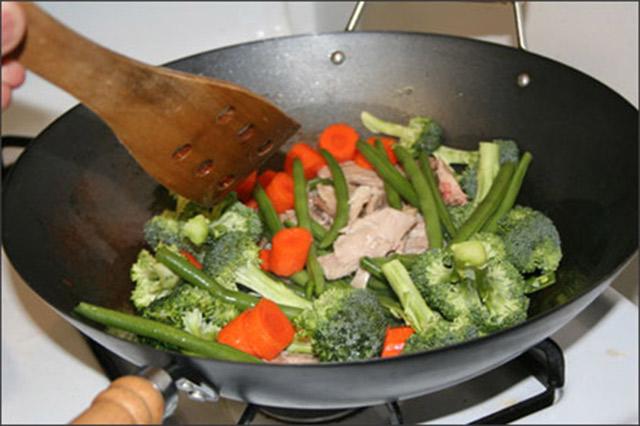 khong ngo nhung cach nau an tuong thong dung nay lai "mang hoa" cho ca nha - 2