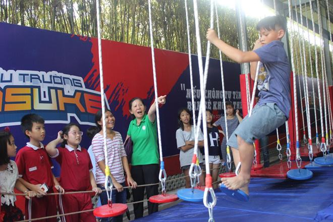 nghia ngay list dia diem hot nhat ha noi, sai gon de me dat con di choi ngay 1/6 - 3