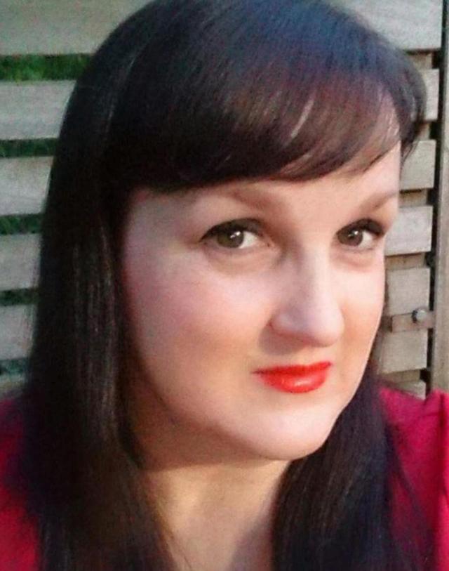 50 nam tim bo ruot, nguoi phu nu phat hien bi mat dong troi ve nguoi ban than tu nho - 1