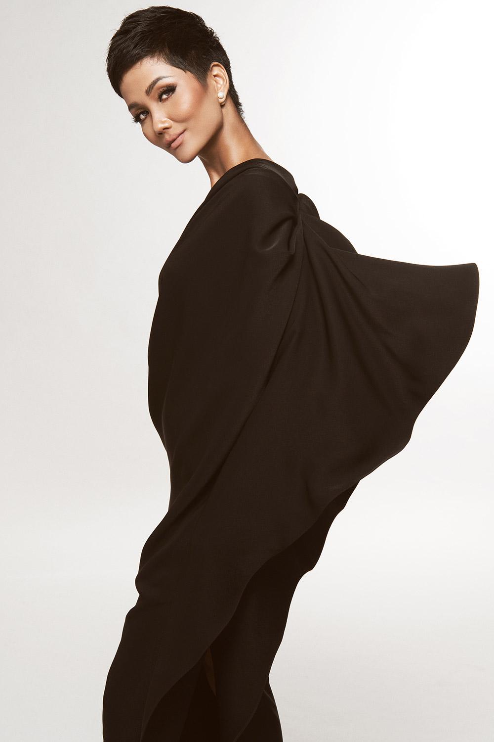 chi voi hai mau trang den, nhan sac cua h' hen nie lai tro nen sinh dong la thuong - 8