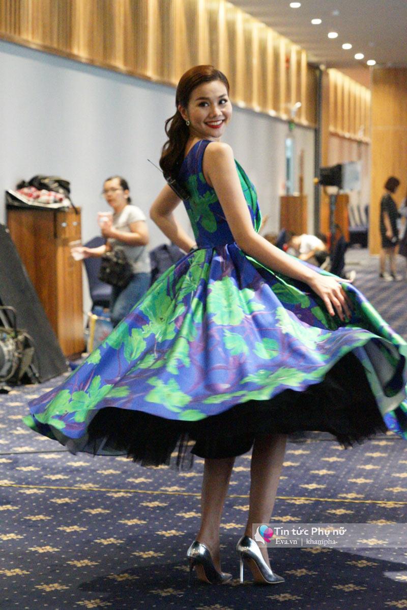 hom nay, minh hang, thanh hang, vo hoang yen - khong mot ai mac xau! - 5