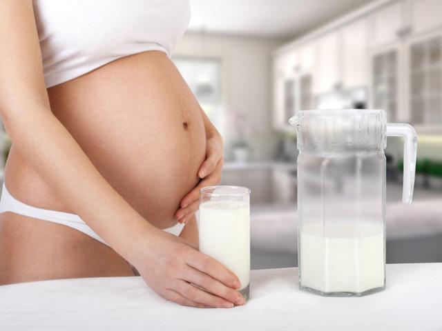 Bác sĩ Lê Thị Hải giải đáp câu hỏi: Sữa cho bà bầu loại nào tốt nhất?