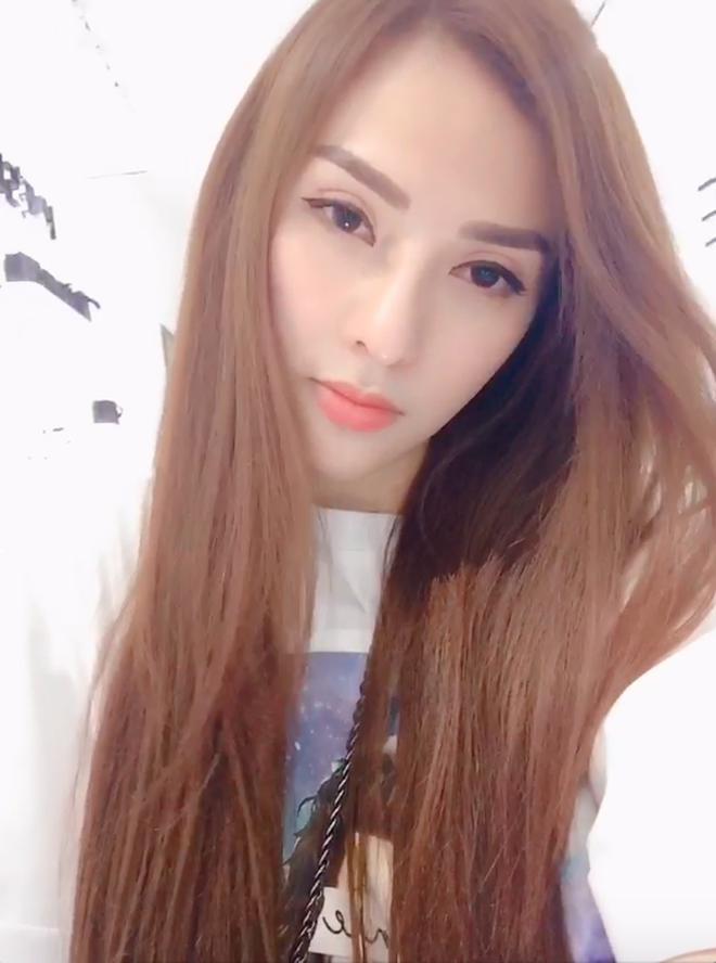 lo mui sung to bat thuong khi livestream, thu thuy van nang nac doi giu im lang - 4