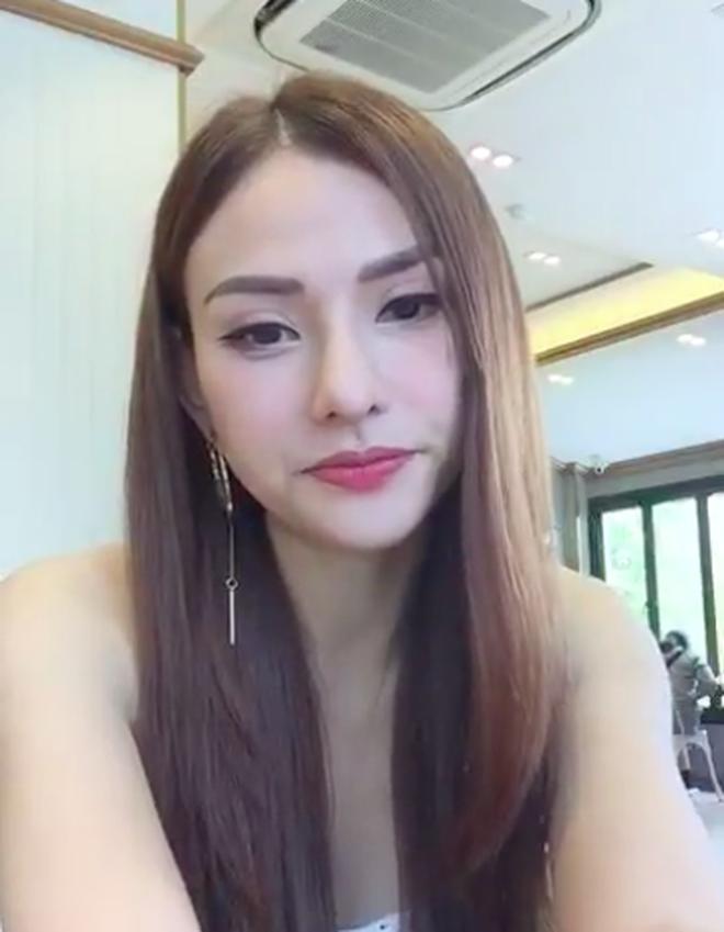 lo mui sung to bat thuong khi livestream, thu thuy van nang nac doi giu im lang - 6