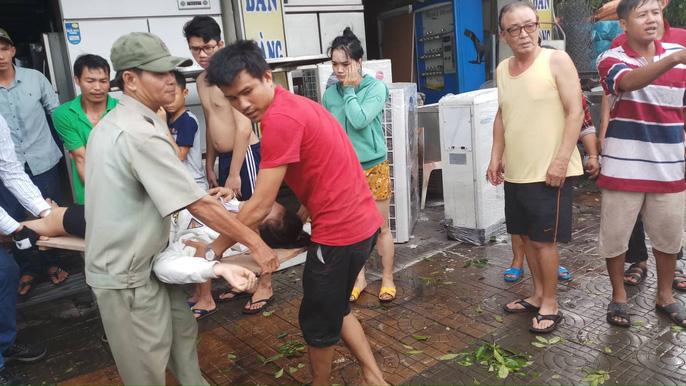 loc xoay nhieu noi o sai gon, cay xanh nga rap, 3 nguoi trong thuong - 11