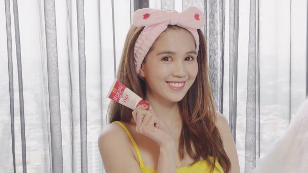 ngoc trinh chuyen huong tu "nu hoang noi y" sang beauty blogger khien fan choang toan tap - 3
