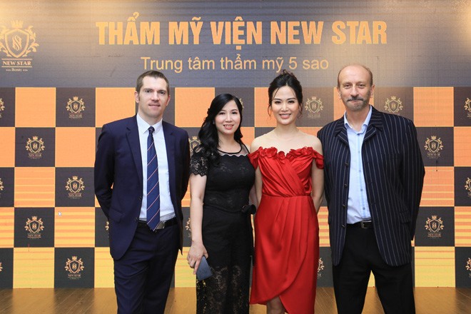 u40 dang van cong, da van min, hoa hau thu thuy dep quen tuoi - 3