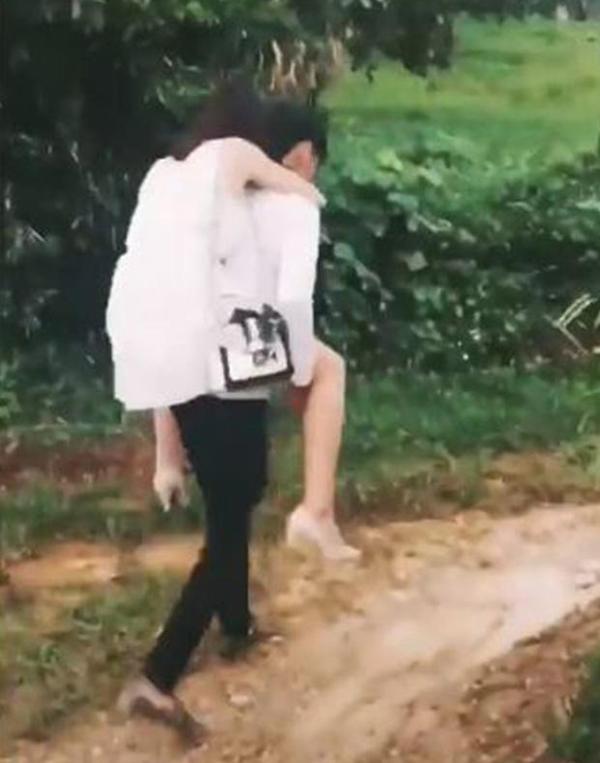 chang trai cong ban gai di qua sinh lay tuong duoc nguong mo, ai ngo bi nem da du doi - 2