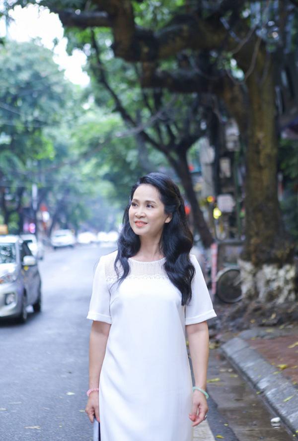 "me chong" lan huong khoe lan da dep bat chap tuoi tac - 2