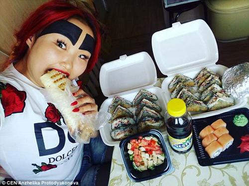 co gai noi nhu con va kiem tien "de nhu an keo" nho long may quai di - 9