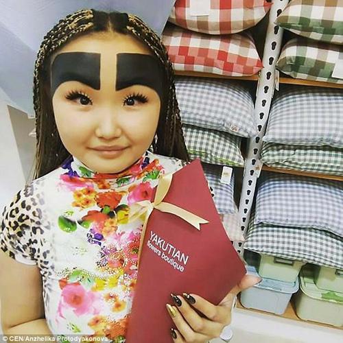 co gai noi nhu con va kiem tien "de nhu an keo" nho long may quai di - 8