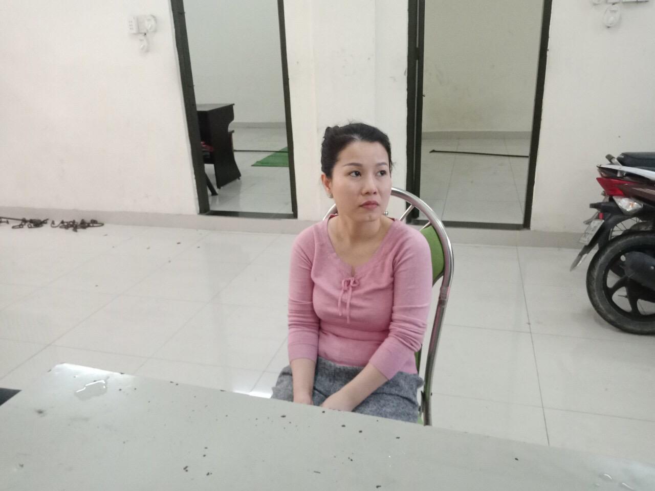 hen co gai xinh dep tam su luc nua dem, nguoi dan ong ngoai quoc hot hoang sau tinh giac - 1