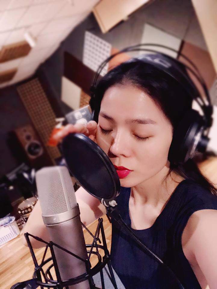 "nu hoang phong tra" le quyen dep nhu nu than bat chap mat moc khien gai son phai ghen ty - 5