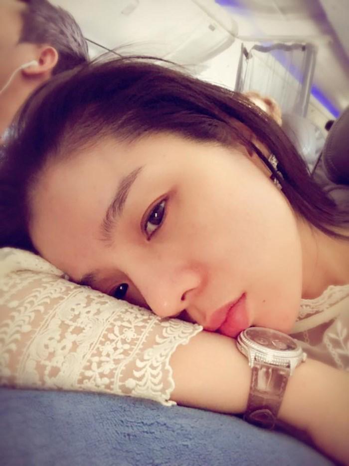 "nu hoang phong tra" le quyen dep nhu nu than bat chap mat moc khien gai son phai ghen ty - 4