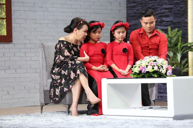 Sao Việt không kìm được nước mắt trước ông bố trẻ điển trai từng bán máu nuôi 2 con thơ - 1