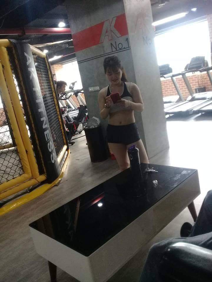 co gai moi hom qua duoc khen so do "vuot" ngoc trinh, nay da bi boc phot chinh anh? - 6