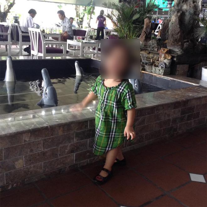 me be gai tu vong khi bo gui o nha ban: “toc con bi but, bung nhieu vet tan thuoc…” - 1