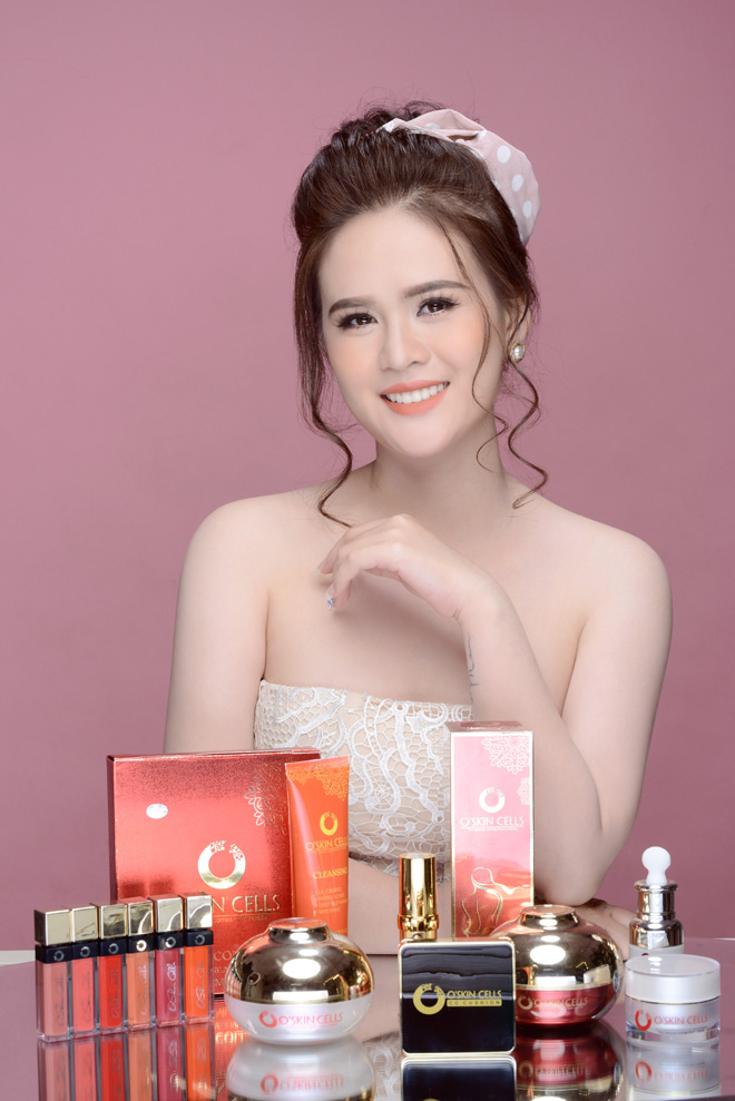 a hau huong le gay “bao” khi ra mat son kem sieu li 16h va phan nhung collagen - 4