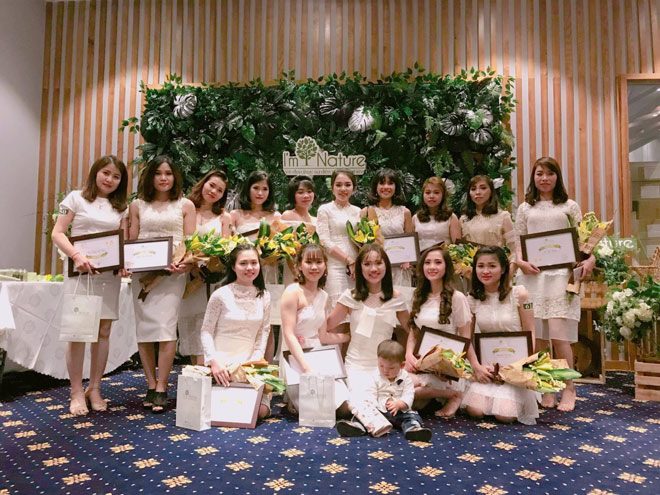 nu doanh nhan tre tra giang phan dau vuon len bang nghi luc tuoi tre - 5