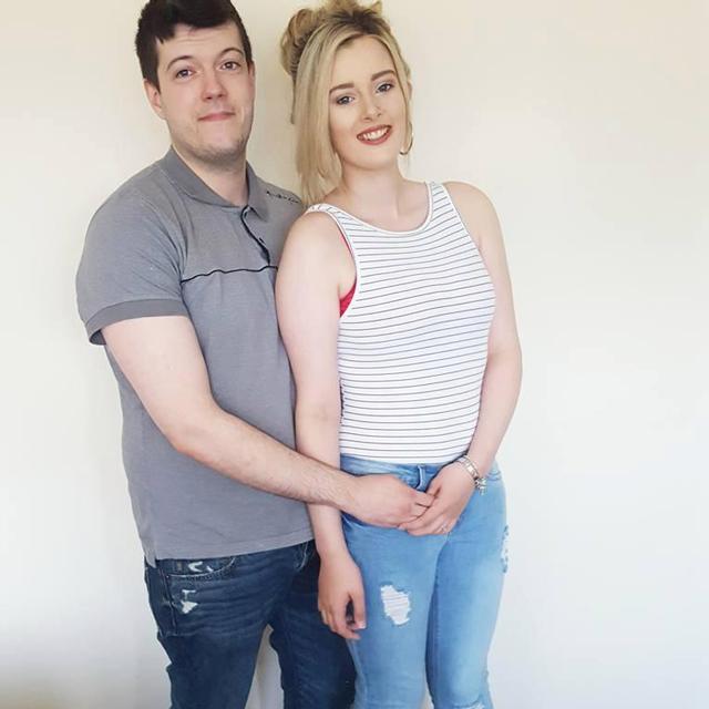 xem dien thoai cua chong, vo soc nang phat hien bi mat khien co phai goi ngay canh sat - 1