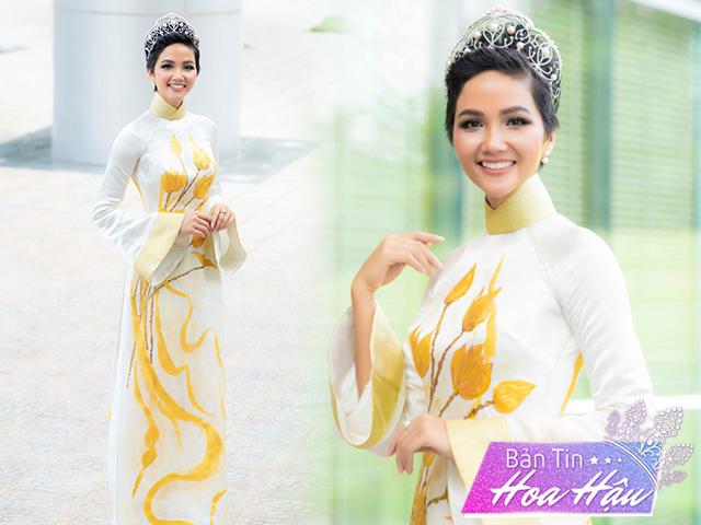 Áo dài sen vàng và vương miện tiền tỷ của Hoa hậu HHen Niê nổi nhất tuần