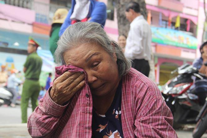 ky thi thpt quoc gia: chau vao thi, ba ngoi khoc truoc cong truong - 2