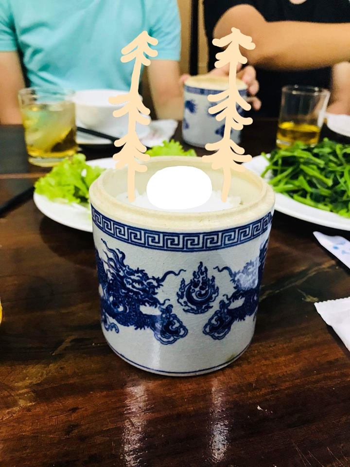bat com nieu cua mot nha hang khien dan mang cuoi bo "them cay nhang voi qua trung la dep" - 3