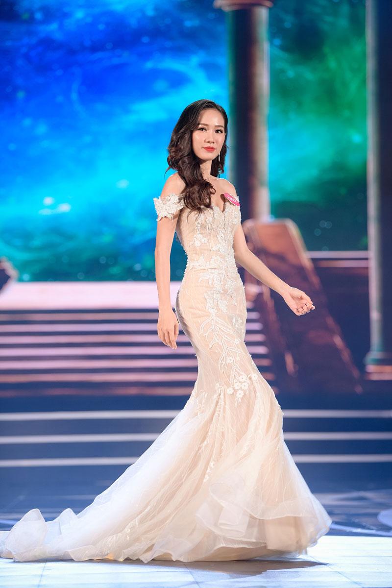 nhung dieu it ai biet ve chiec ao ba ba mau hong tai dem chung khao mien nam hhvn 2018 - 10